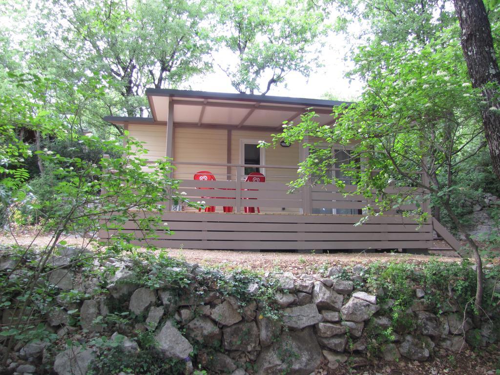 Camping Chalets Les Chenes Verts 沃格于埃 外观 照片